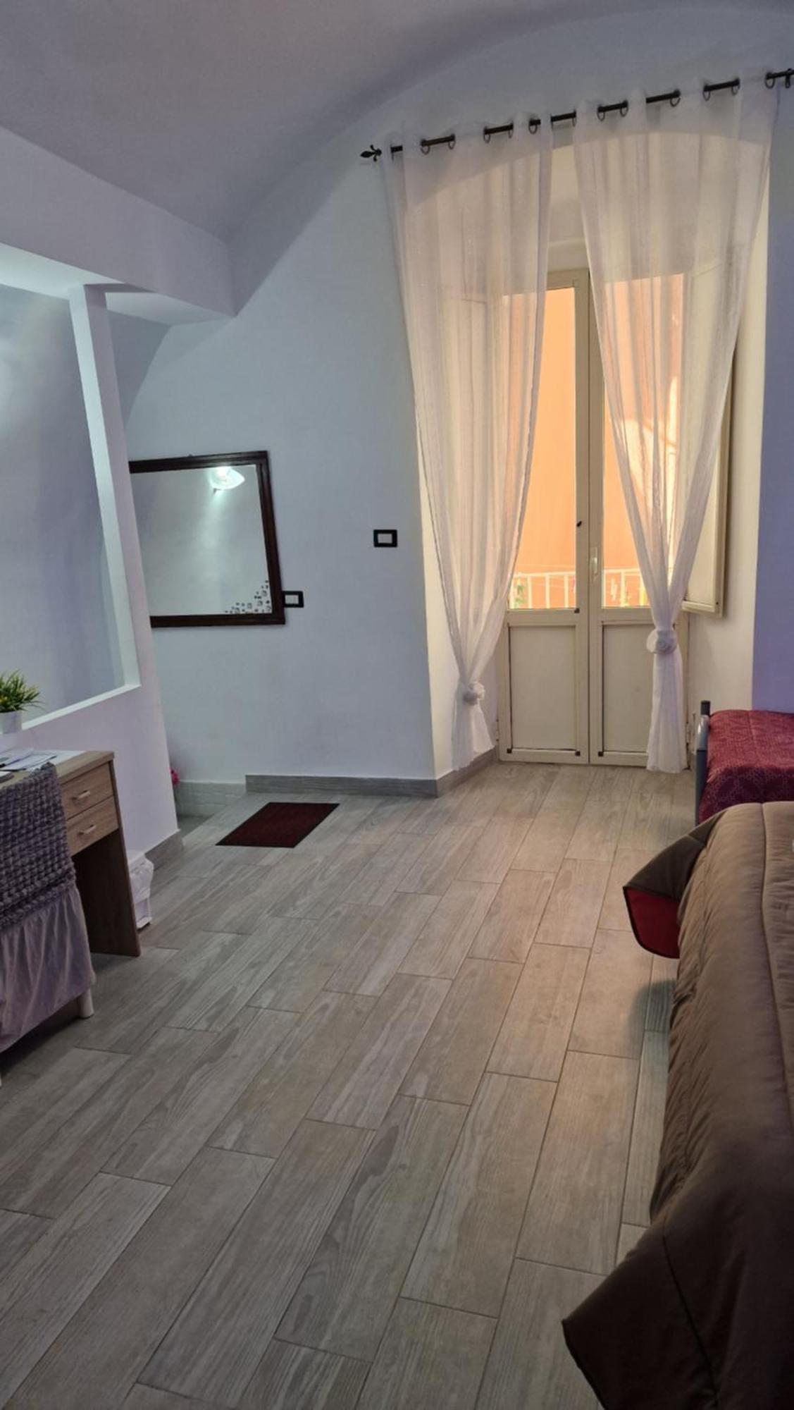 Appartamento Intero Casa Vacanze Espo Νάπολη Εξωτερικό φωτογραφία